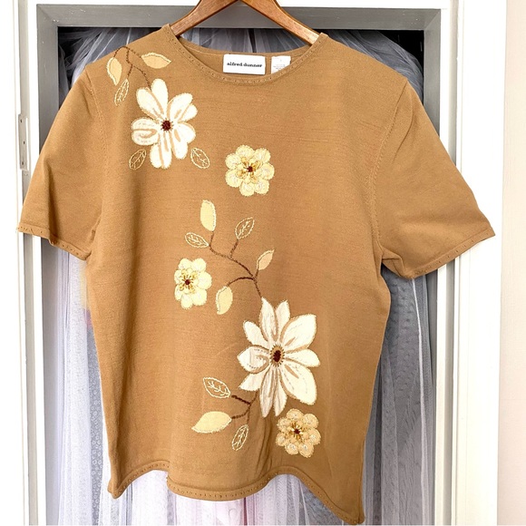 Alfred Dunner Short Sleeve Sweater with Appliqué Floral Detail - Picture 9 of 11